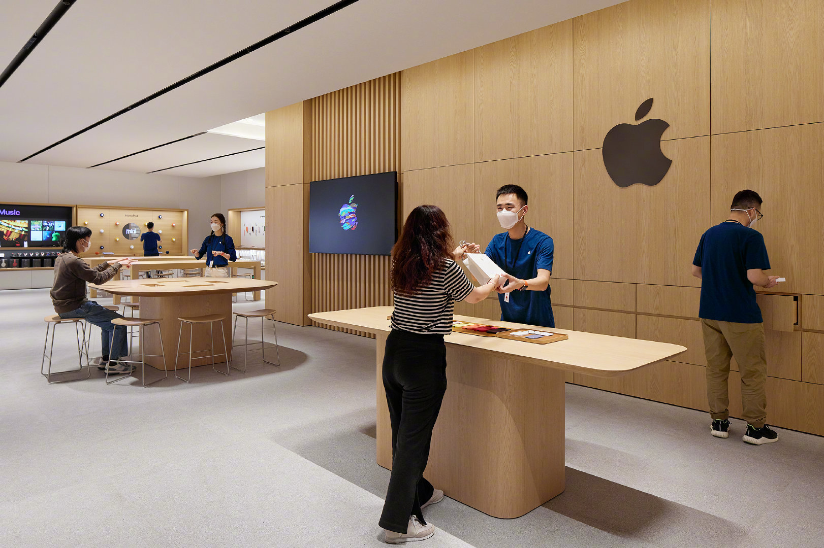 武汉首家Apple Store来了，苹果直营店数量创新纪录